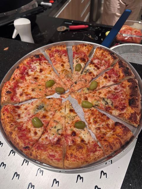 A Pizza do Vizinho — foto real da nossa cozinha