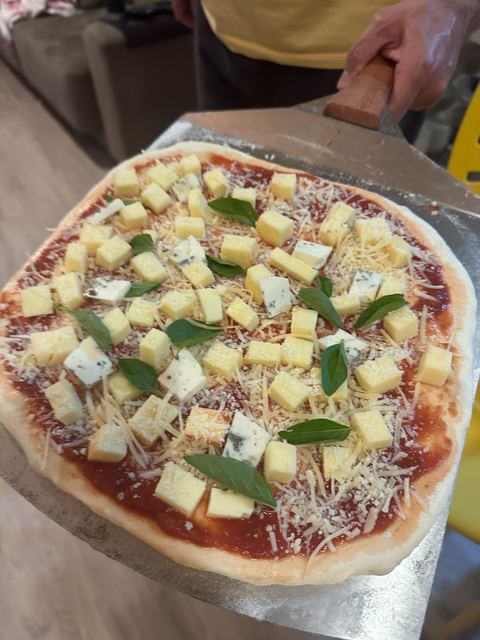 A Pizza do Vizinho — foto real da nossa cozinha