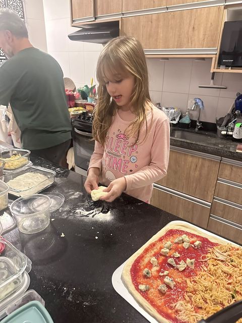 A Pizza do Vizinho — foto real da nossa cozinha