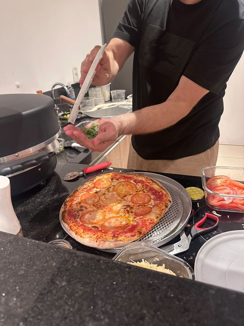A Pizza do Vizinho — foto real da nossa cozinha